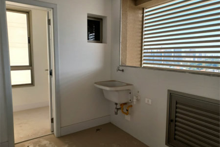 Apartamento à venda com 4 suítes em Real Parque, São Paulo, SP