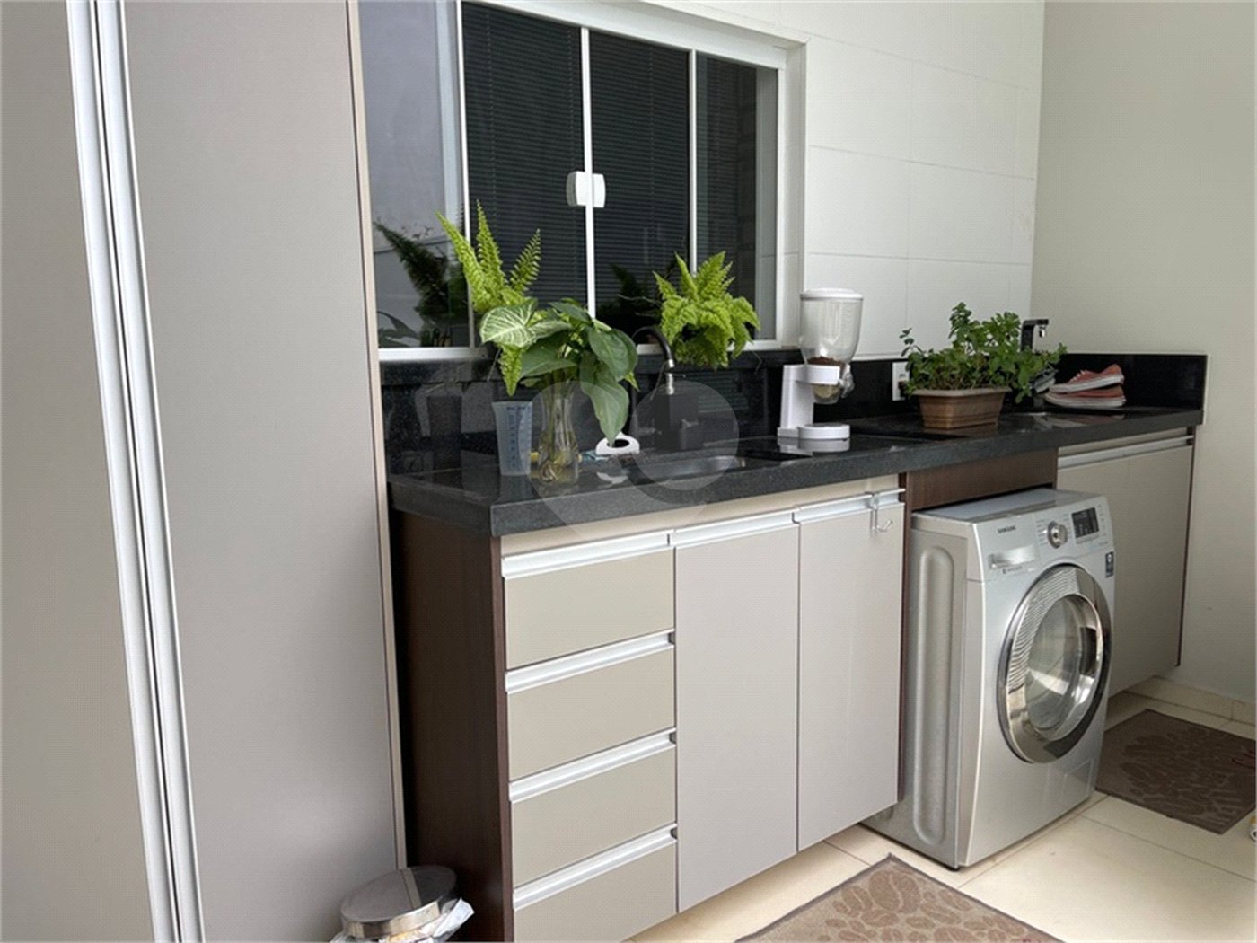 Casa à venda com 3 quartos, sendo 1 suíte, no condomínio Horto Florestal III, Sorocaba - SP