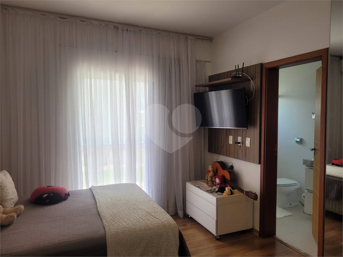 Casa à venda com 3 suítes no condomínio Village Saint Charbel, Araçoiaba da Serra - SP
