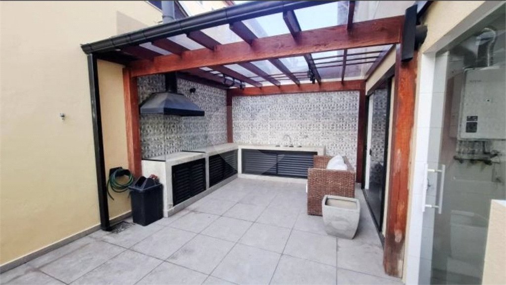 Casa à venda com 3 quartos, sendo 1 suíte,  no condomínio Villas de São Francisco I, São Paulo - SP