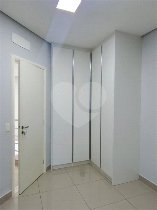Casa à venda com 3 suítes no condomínio Piemonte, Vinhedo - SP