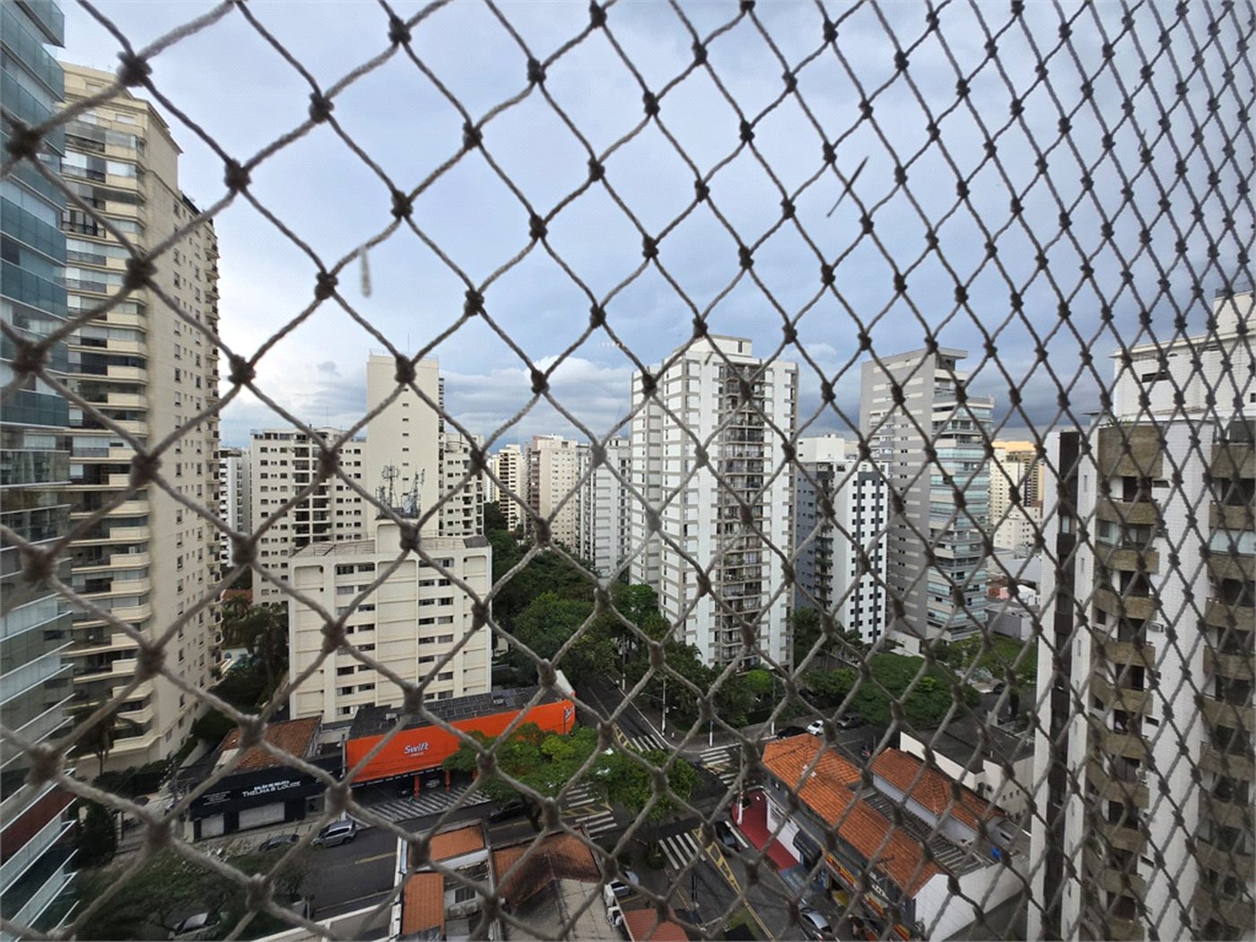 Apartamento à venda com 3 quartos, sendo 1 suíte,  em Indianópolis, São Paulo, SP