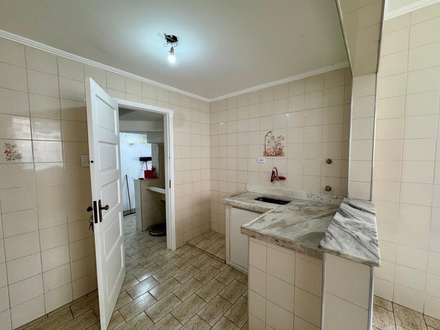 CASA AMPLA COM QUINTAL  150m² - 1.799.000,00 - Aparecida - Santos/SP