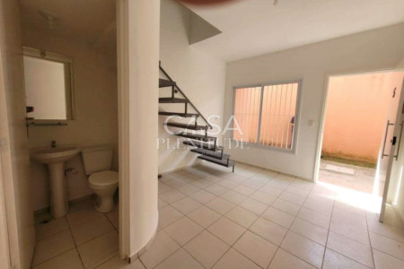 Casa em condomínio à venda com 2 quartos em Jardim Karolyne, Votorantim, SP