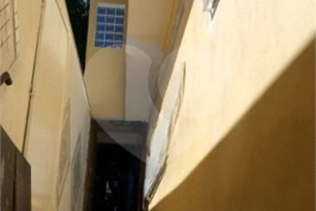 Casa com 400m², 2 dormitórios, 2 vagas de garagem, à venda na Vila Matilde.