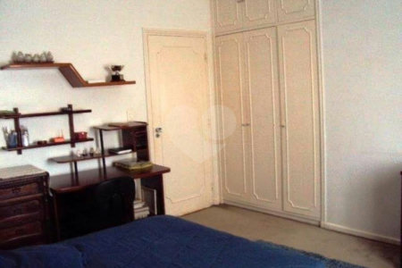 Sobrado à venda com 3 quartos, sendo 1 suíte,  em Vila Paulicéia, São Paulo, SP