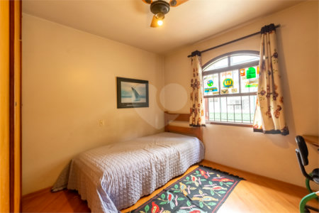Casa à venda com 4 quartos, sendo 2 suítes, em Campo Belo, São Paulo, SP