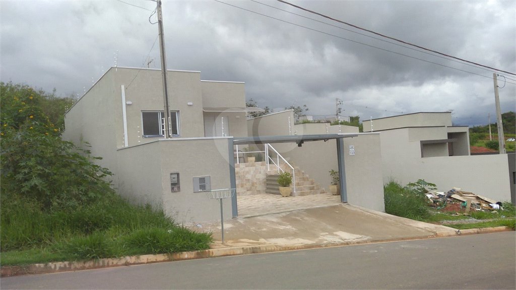 Casa Térrea à venda com 3 quartos, sendo 1 suíte,  em Jardim Estância Brasil, Atibaia, SP