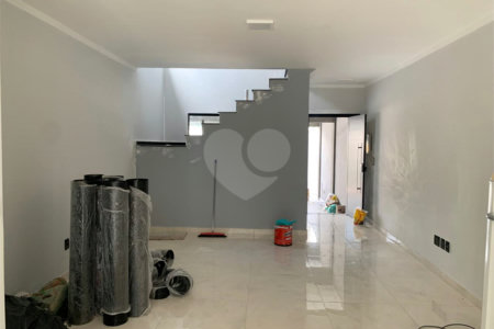 Sobrado à venda com 3 suítes em Jardim Maristela, Atibaia, SP