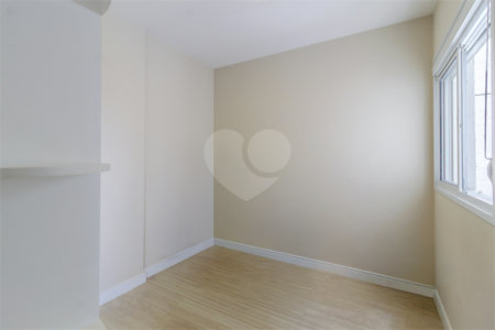 Apartamento à venda com 3 quartos, sendo 1 suíte,  em Jardim Vazani, São Paulo, SP