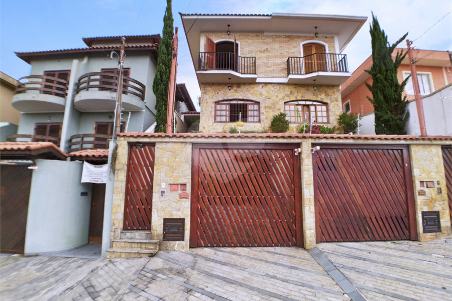 Sobrado à venda com 4 quartos, sendo 3 suítes, em Parada Inglesa, São Paulo, SP
