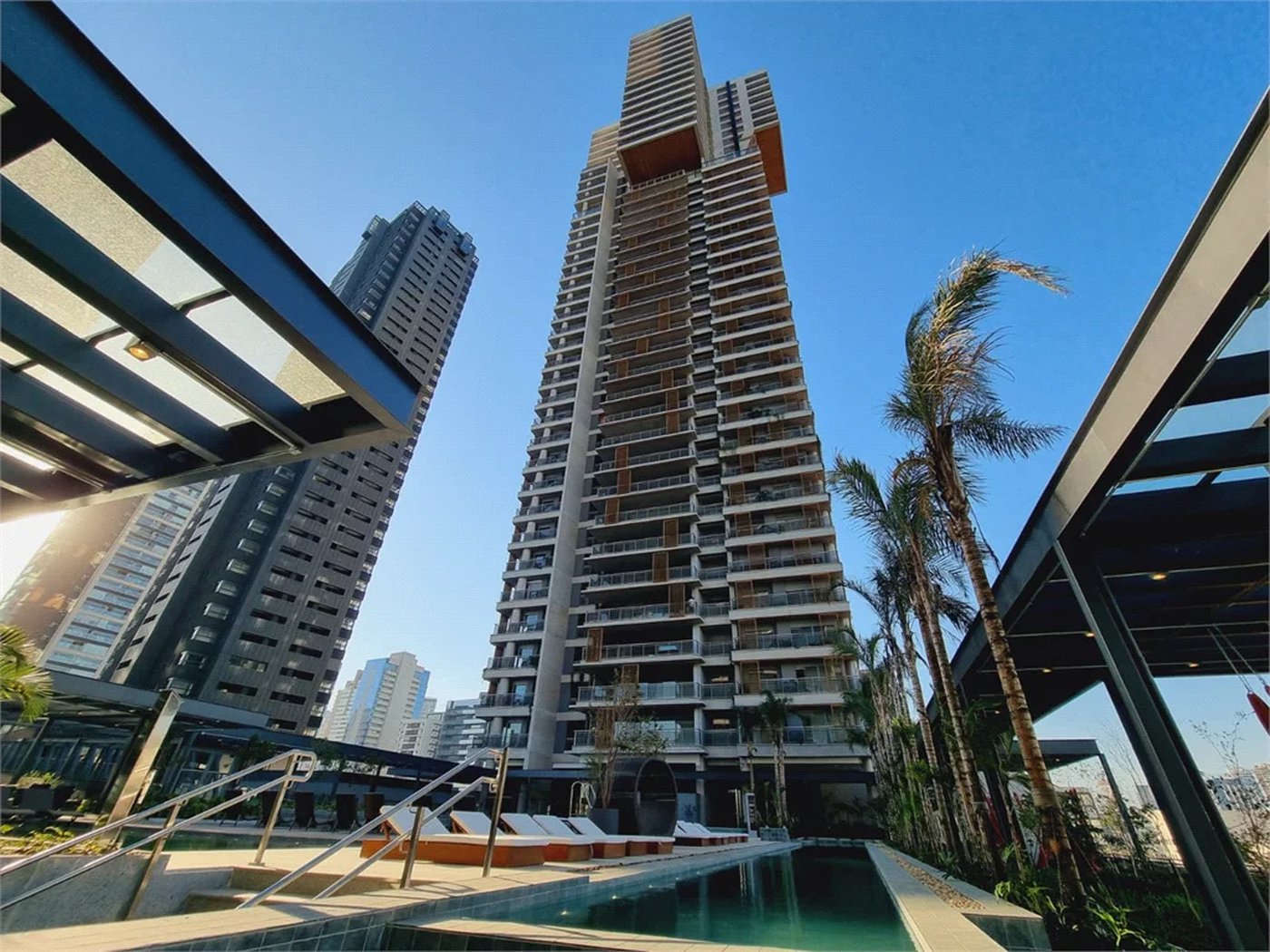 Apartamento à venda ou para alugar com 3 quartos, sendo 1 suíte,  em Jardim das Acácias, São Paulo, SP