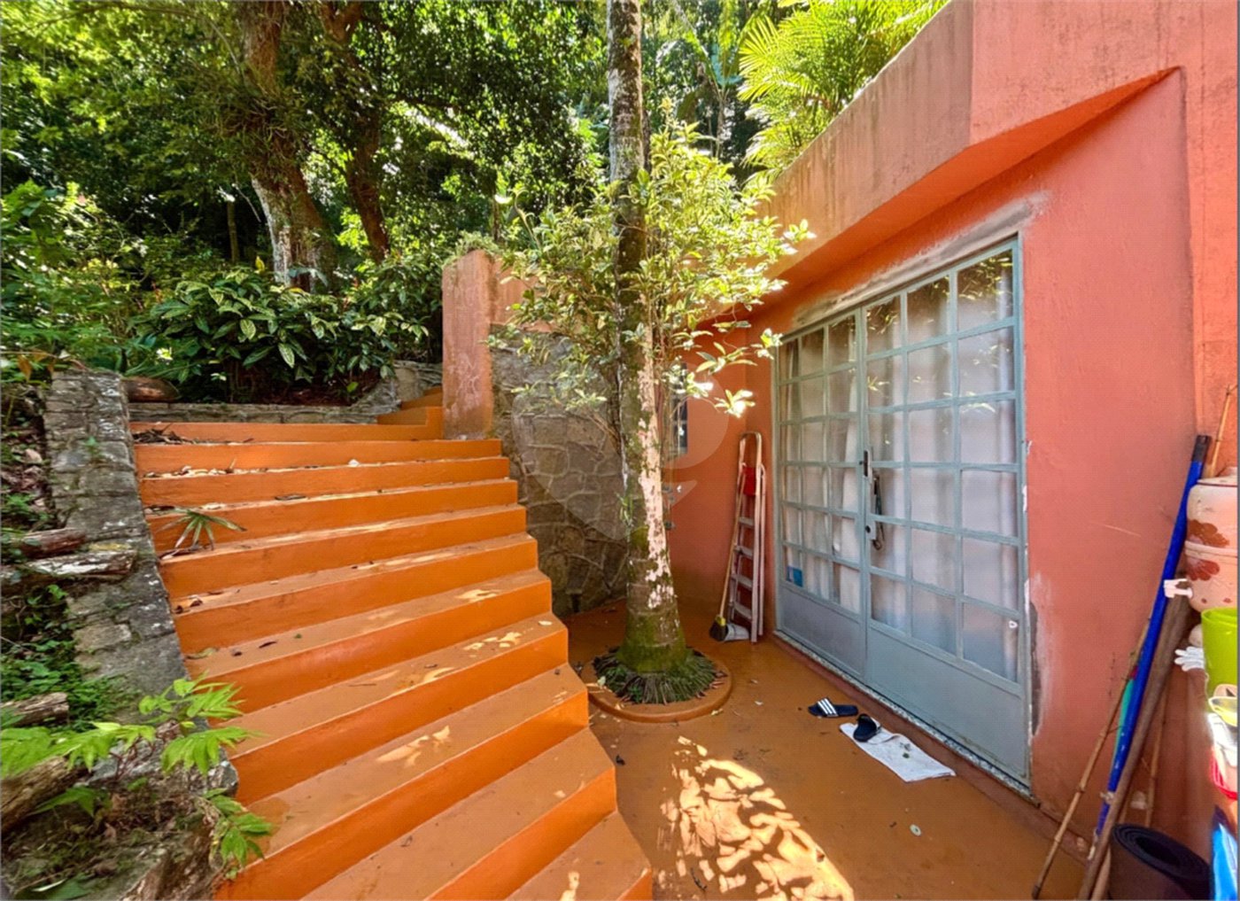 Casa à venda com 4 quartos, sendo 1 suíte, em Lagoa, Rio de Janeiro, RJ