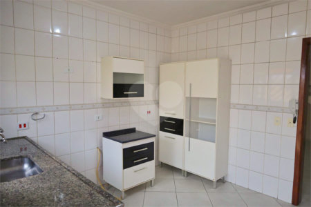 Sobrado à venda com 3 suítes em Vila Marari, São Paulo, SP