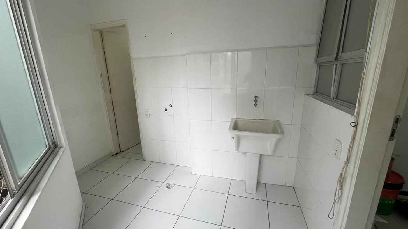 Apartamento com 2 dormitórios à venda, 90 m² por R$ 560.000,00 - Gonzaga - Santos/SP