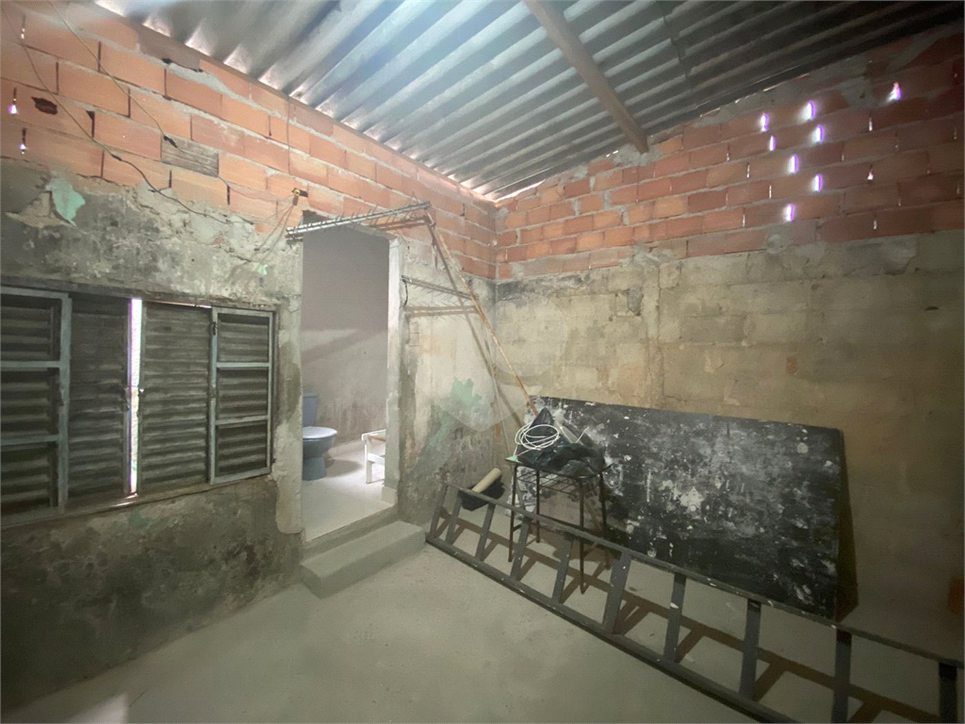 Casa à venda com 2 quartos em Jardim Amélia, Poá, SP