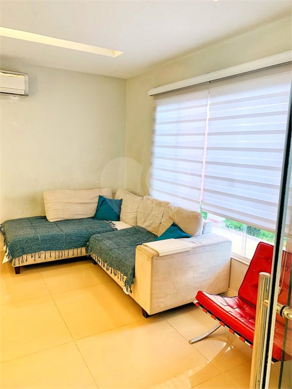 Casa de Vila à venda com 4 quartos, sendo 1 suíte, em Campo Grande, Rio de Janeiro, RJ