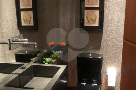 Apartamento à venda com 4 quartos, sendo 3 suítes, em Alto da Boa Vista, São Paulo, SP