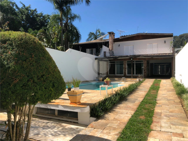 Sobrado à venda com 4 quartos, sendo 2 suítes,  em Alto da Boa Vista, São Paulo, SP