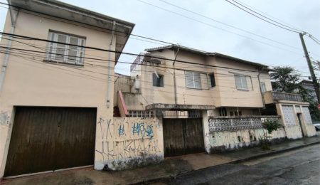 Sobrado à venda com 5 quartos, sendo 1 suíte,  em Jardim Trussardi, São Paulo, SP