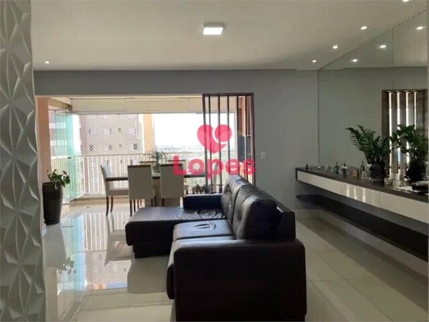 Apartamento à venda com 3 quartos, sendo 2 suítes, em Jardim das Indústrias, São José dos Campos, SP