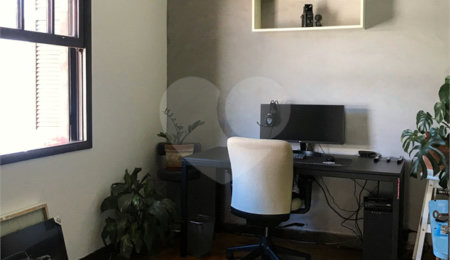 Casa à venda com 4 quartos, sendo 1 suíte,  em Vila Olímpia, São Paulo, SP