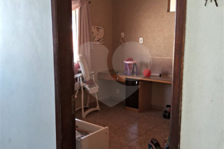 Casa à venda com 4 quartos, sendo 2 suítes, em Campo Grande, Rio de Janeiro, RJ