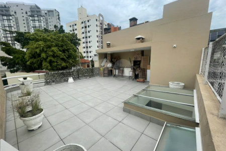 Casa à venda com 4 quartos, sendo 2 suítes, no condomínio Narandiba 23, São Paulo - SP
