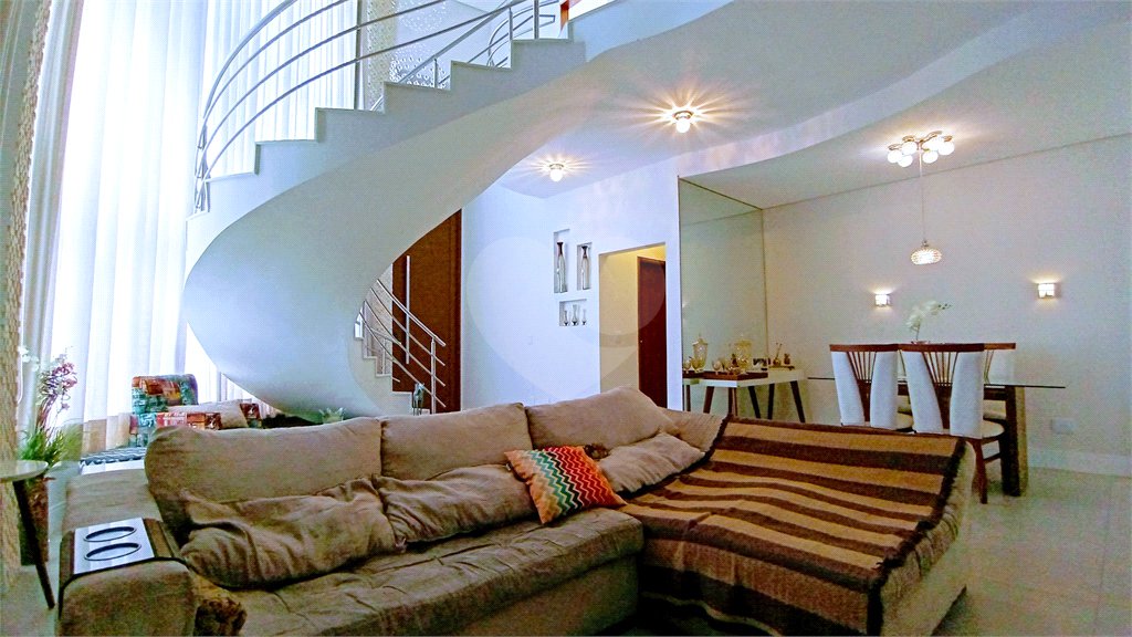 Casa à venda com 3 suítes no condomínio Vila do Sol, Valinhos - SP