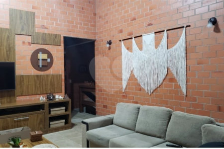 Casa Térrea à venda com 4 quartos, sendo 1 suíte,  em Parque dos Lagos, Mogi das Cruzes, SP