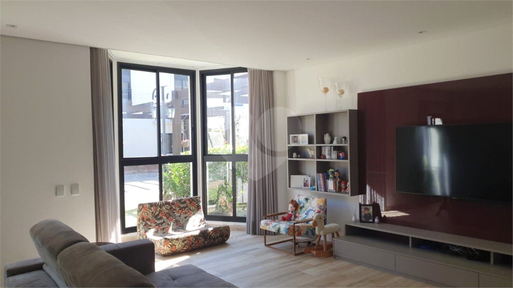 Casa à venda com 4 suítes no condomínio Vila Inglesa, Atibaia - SP