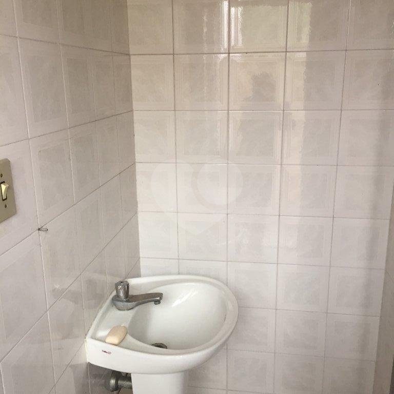 Casa à venda com 4 quartos, sendo 1 suíte, em Jardim das Laranjeiras, São Paulo, SP