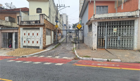 Casa de Vila à venda com 3 quartos, sendo 1 suíte,  em Vila Bertioga, São Paulo, SP