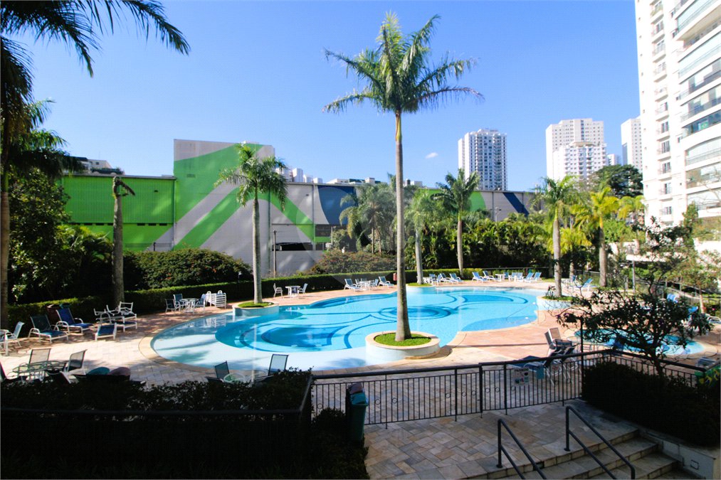 Apartamento à venda com 3 suítes em Santo Amaro, São Paulo, SP
