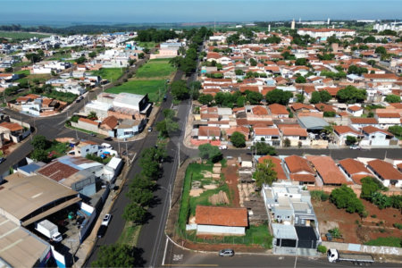 Terreno à venda em Parque Laranjeiras, Araraquara, SP