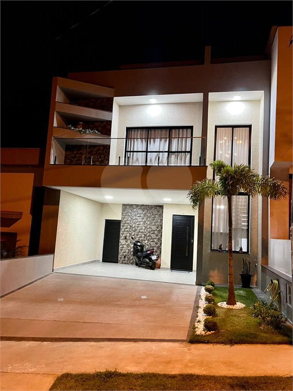 Casa à venda com 3 quartos, sendo 1 suíte, no condomínio Horto Florestal Villagio, Sorocaba - SP