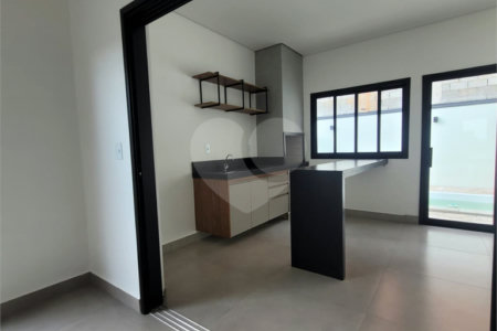 Casa à venda com 3 quartos, sendo 1 suíte, no condomínio Residencial Lagos D Icarai, Salto - SP