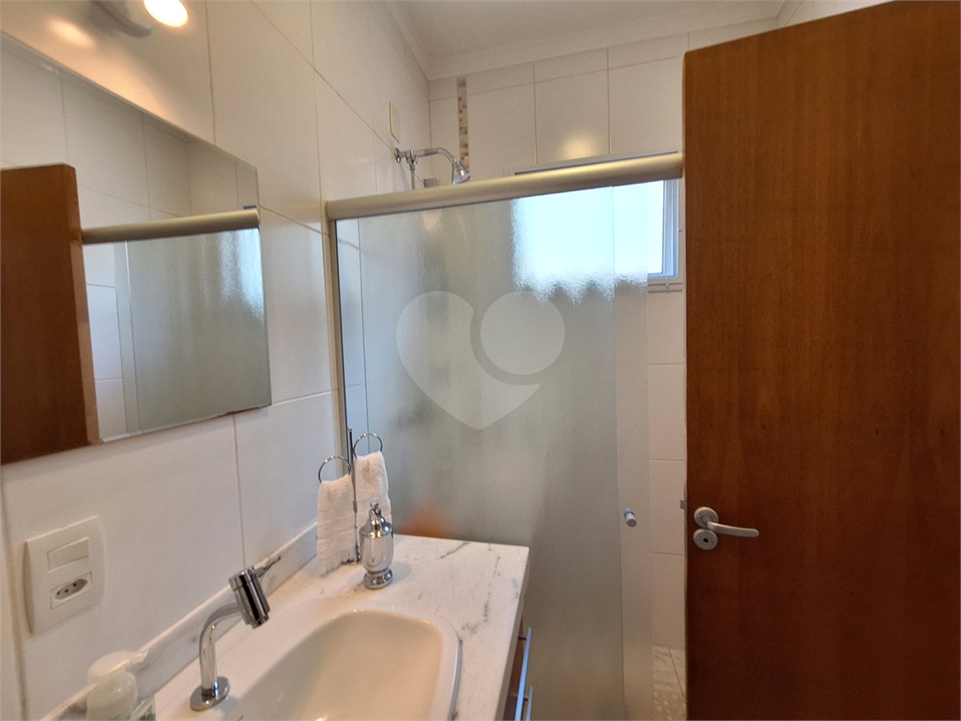 Casa à venda com 3 suítes no condomínio Residencial Villa Di Treviso, Vinhedo - SP