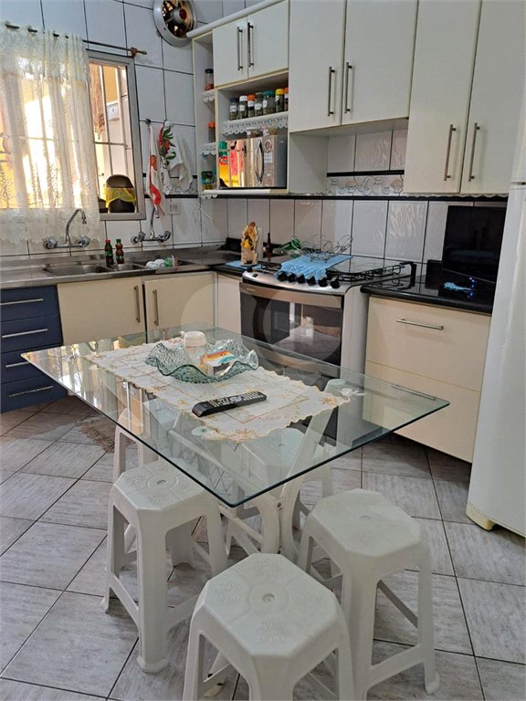Sobrado à venda com 4 quartos, sendo 2 suítes, em Jardim Modelo, Suzano, SP