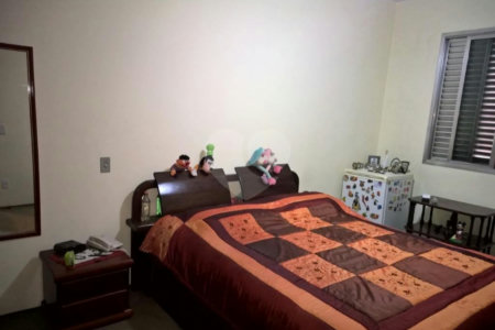 Sobrado à venda com 4 quartos, sendo 2 suítes, em Saúde, São Paulo, SP