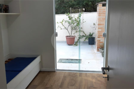 Casa à venda com 3 quartos, sendo 1 suíte, no condomínio Reserva das Flores - Casas, Guarulhos - SP