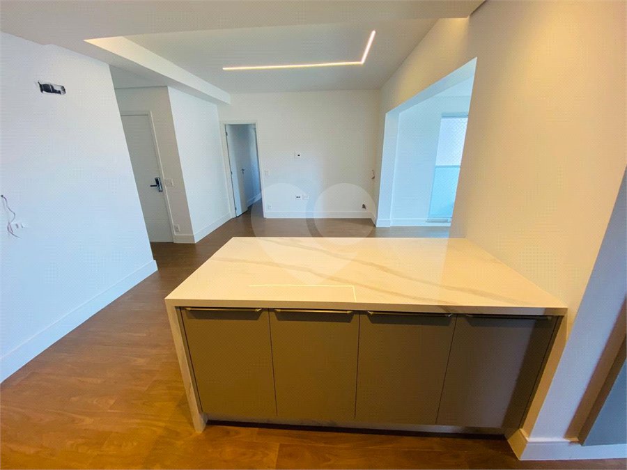 Apartamento à venda ou para alugar com 3 quartos, sendo 1 suíte,  em Vila Mogilar, Mogi das Cruzes, SP