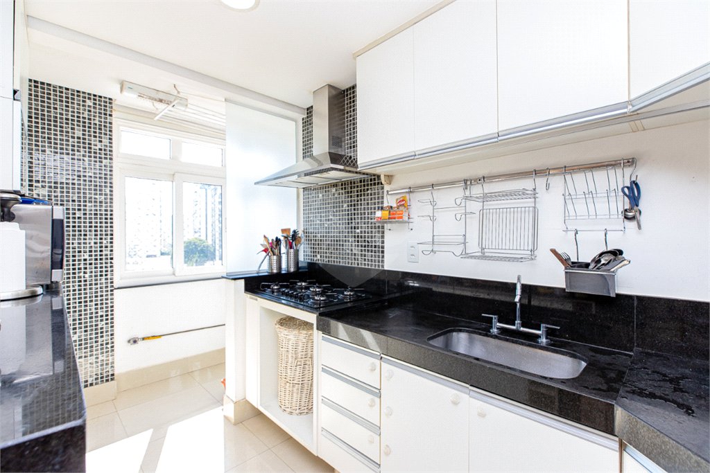 Apartamento à venda com 3 quartos, sendo 1 suíte,  em Brooklin Paulista, São Paulo, SP