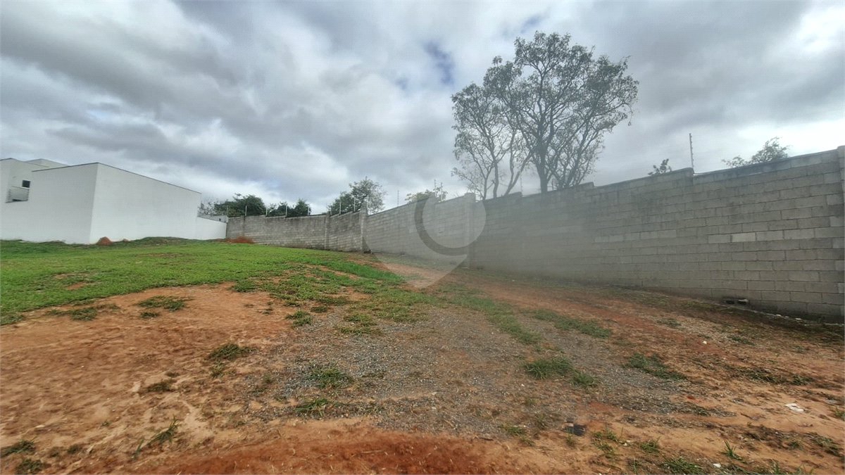 Terreno à venda no condomínio Helena Maria, Sorocaba - SP