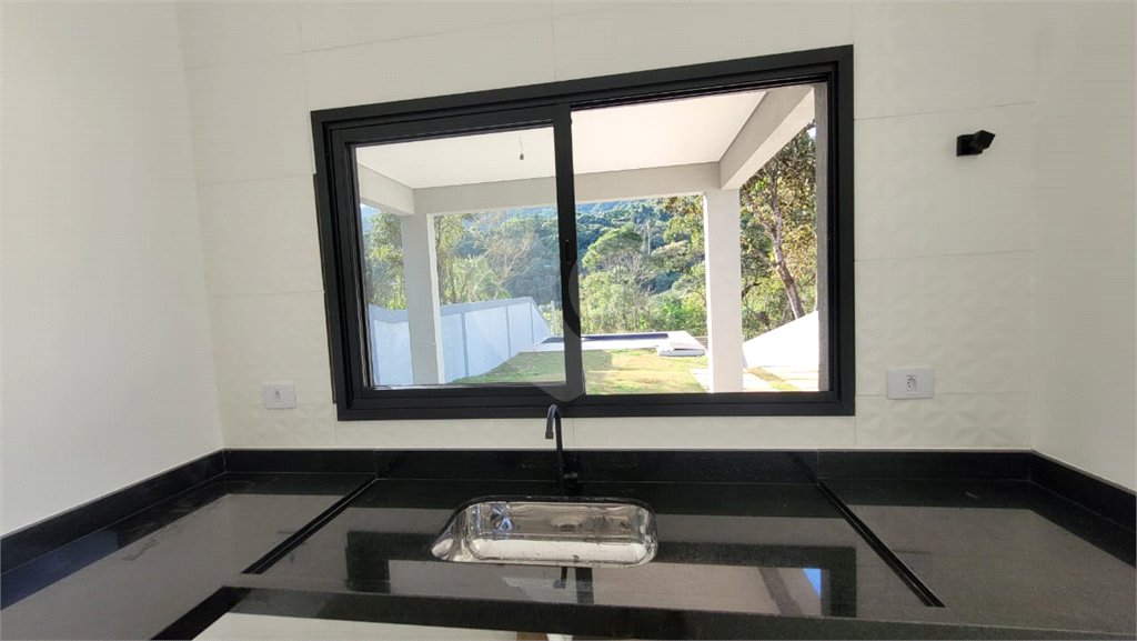 Casa Térrea à venda com 3 quartos, sendo 1 suíte,  em Pedra Vermelha (terra Preta), Mairiporã, SP
