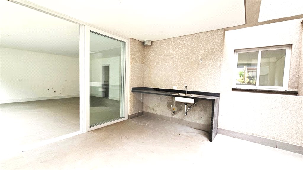 Casa à venda com 4 suítes no condomínio Vila Arese, São Paulo - SP