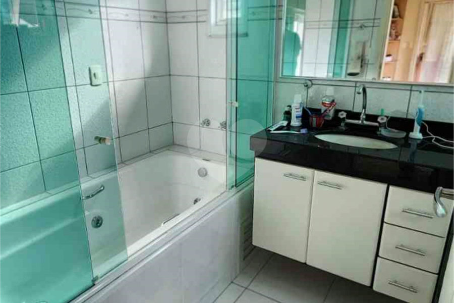 Casa à venda com 3 suítes no condomínio Quinta de Santo Antônio, São Paulo - SP