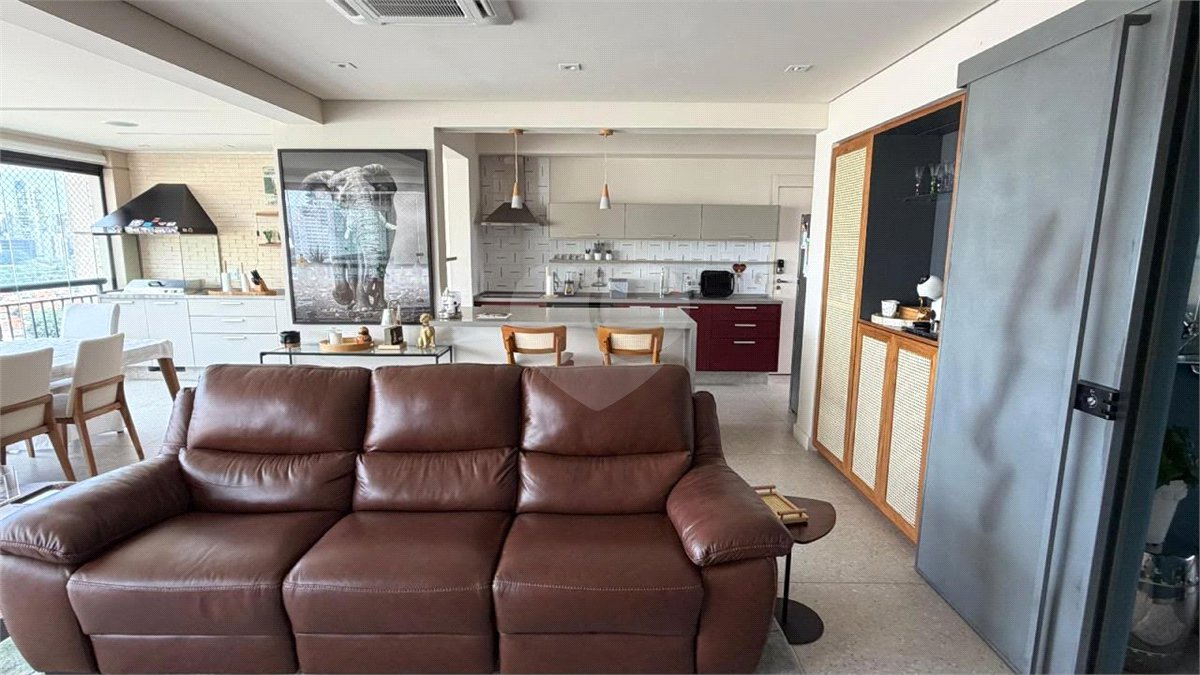 Apartamento à venda com 3 suítes em Vila Olímpia, São Paulo, SP