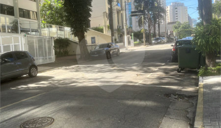 Flat à venda com 1 suíte em Moema, São Paulo, SP