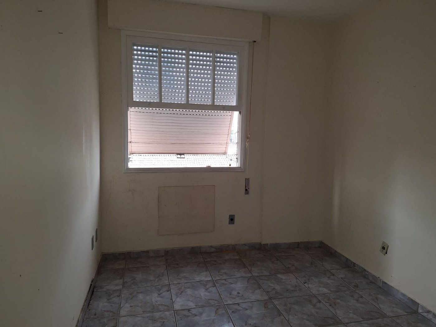 Apartamento Amplo a Apenas 120 Metros da Praia – Localização Privilegiada na Ponta da Praia!